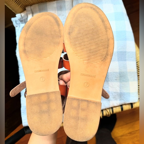 Cushionaire Sandals
Size: 7
Barely worn
Smoke free home - Picture 2 of 2